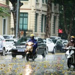 Dự báo thời tiết ngày 26/4: Cảnh báo mưa dông lớn tại Hà Nội và nhiều tỉnh ở Bắc Bộ