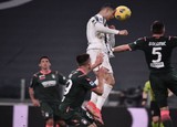  Ronaldo lập kỷ lục ghi bàn, Juve vẫn thua sốc, Bale chốt ngày sang Trung Quốc?