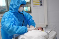 Chiều 24/2: Đã tiêm gần 192,7 triệu liều vaccine phòng COVID-19; Hướng dẫn điều trị không dùng thuốc ở trẻ là F0 nhẹ